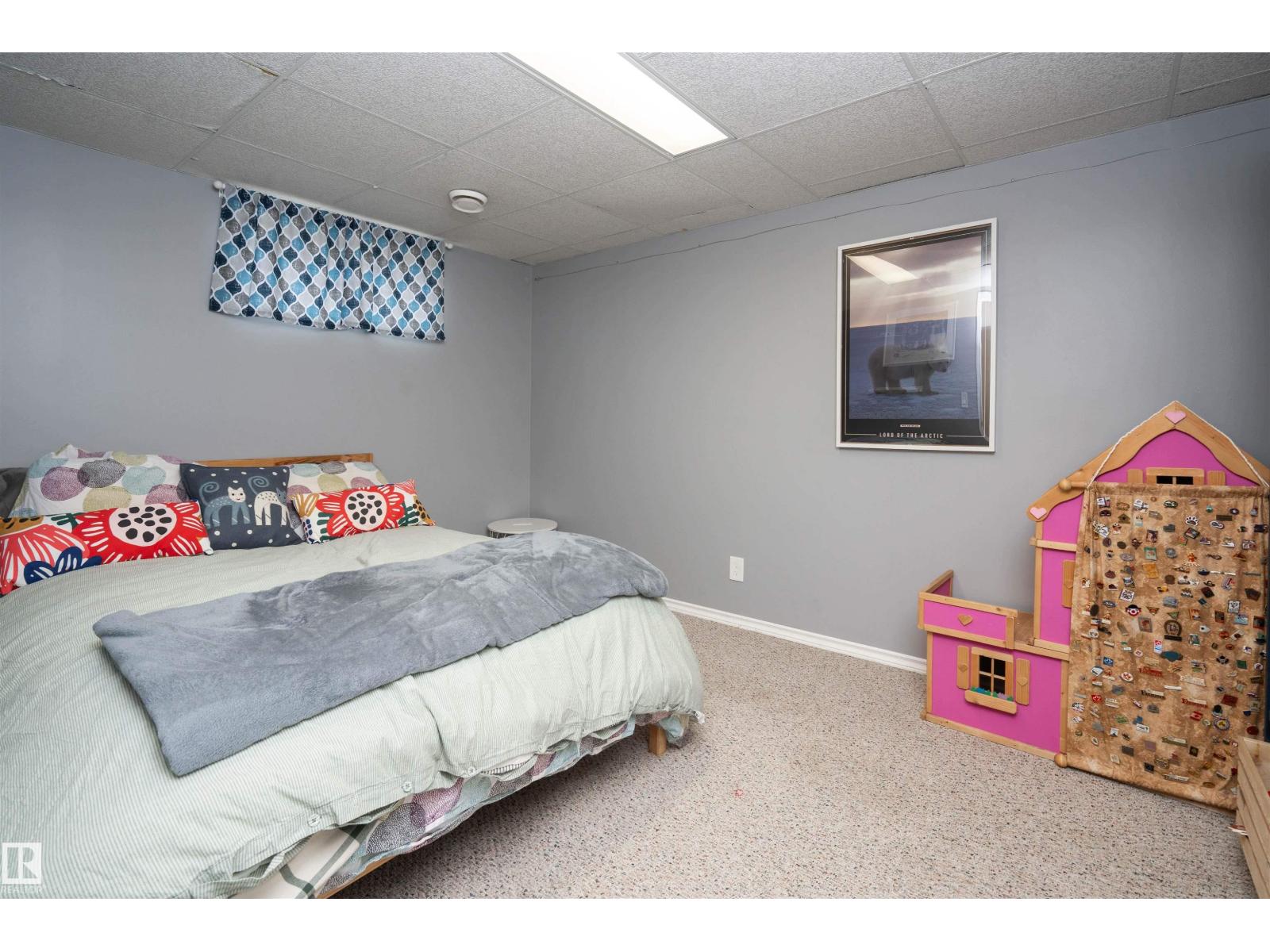 12022 43 Street NW - Photo 27