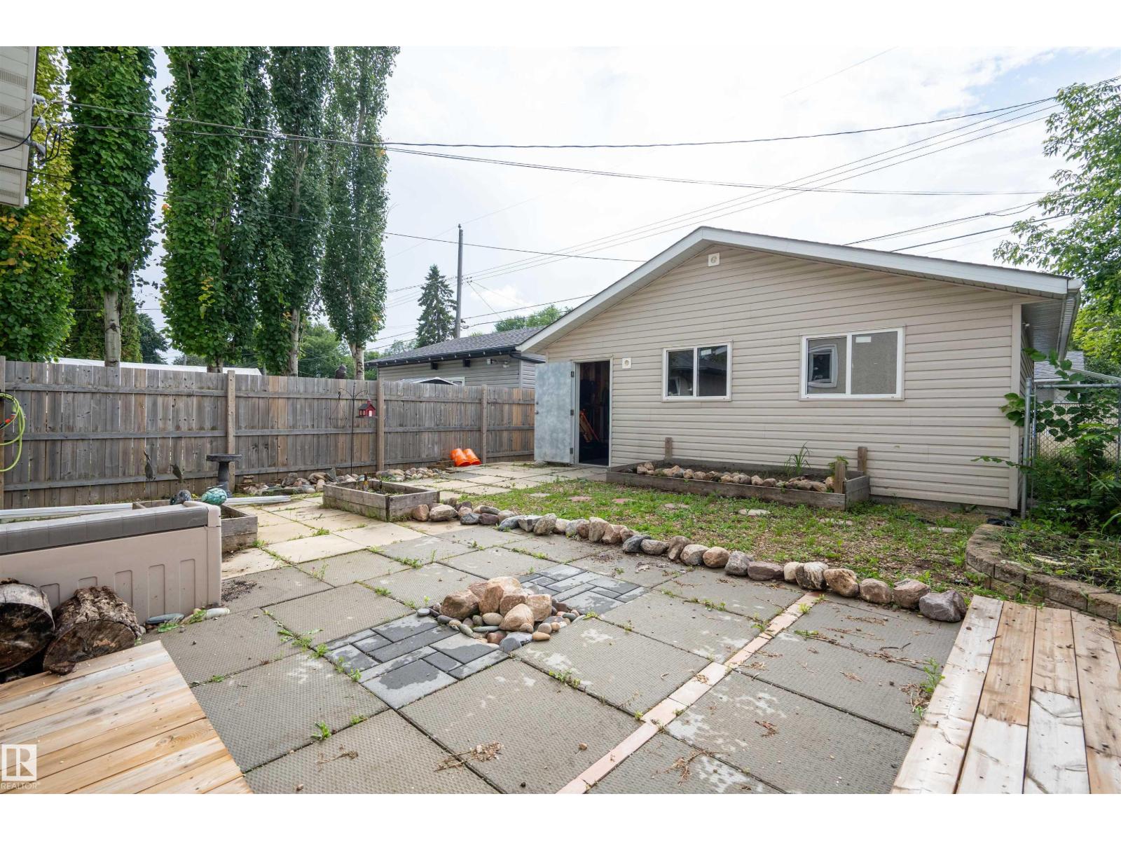 12022 43 Street NW - Photo 34