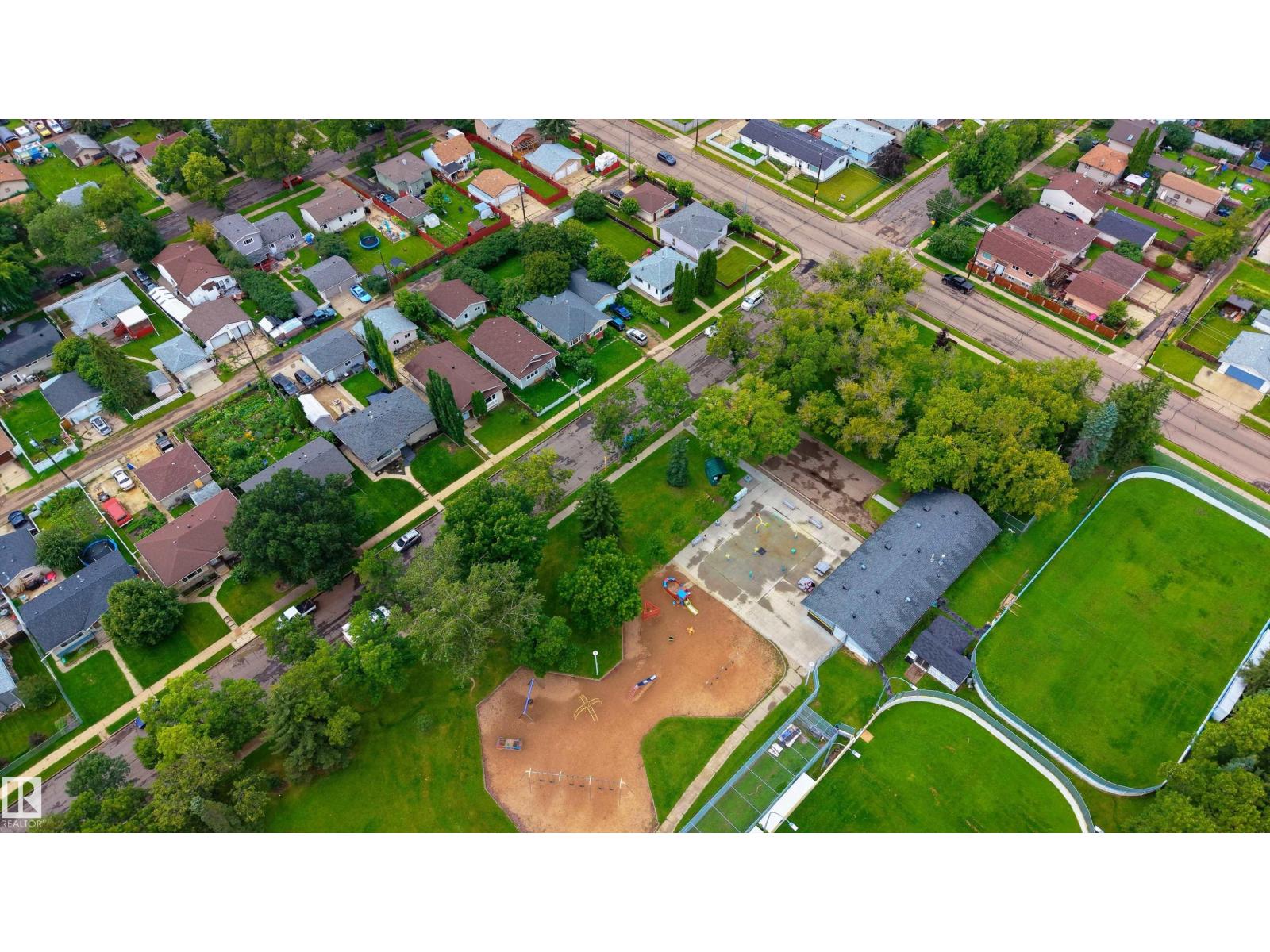 12022 43 Street NW - Photo 37