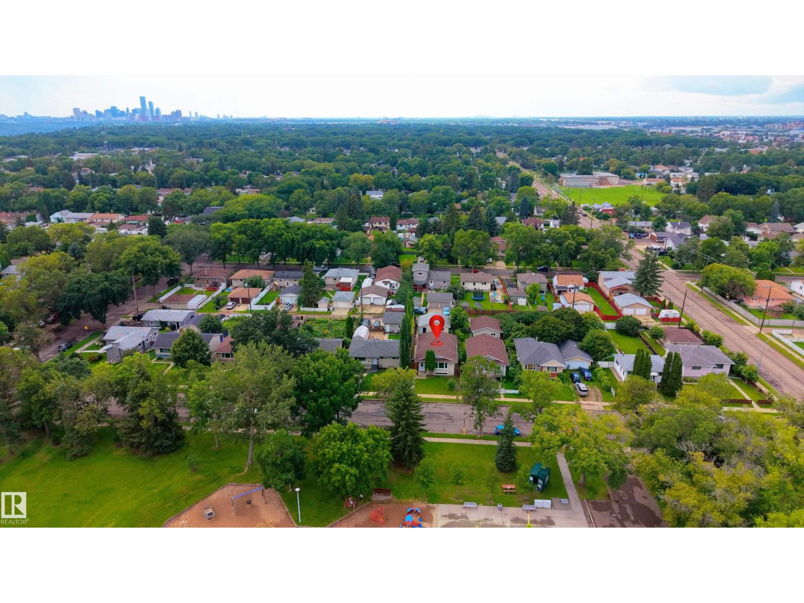 12022 43 ST NW - 39