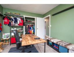 12022 43 St Nw, Edmonton, AB T5W2P8 Photo 15