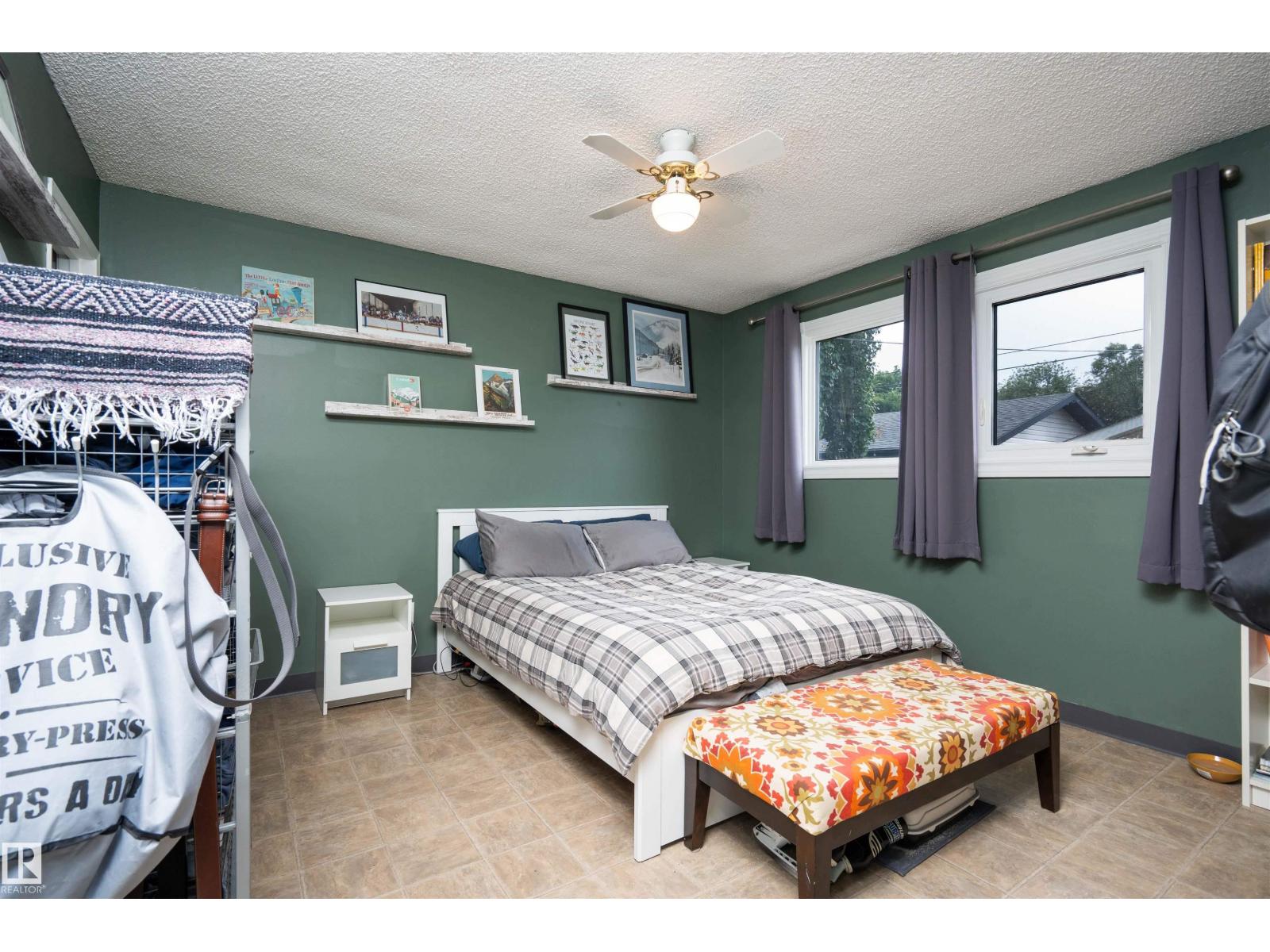 12022 43 Street NW - Photo 12