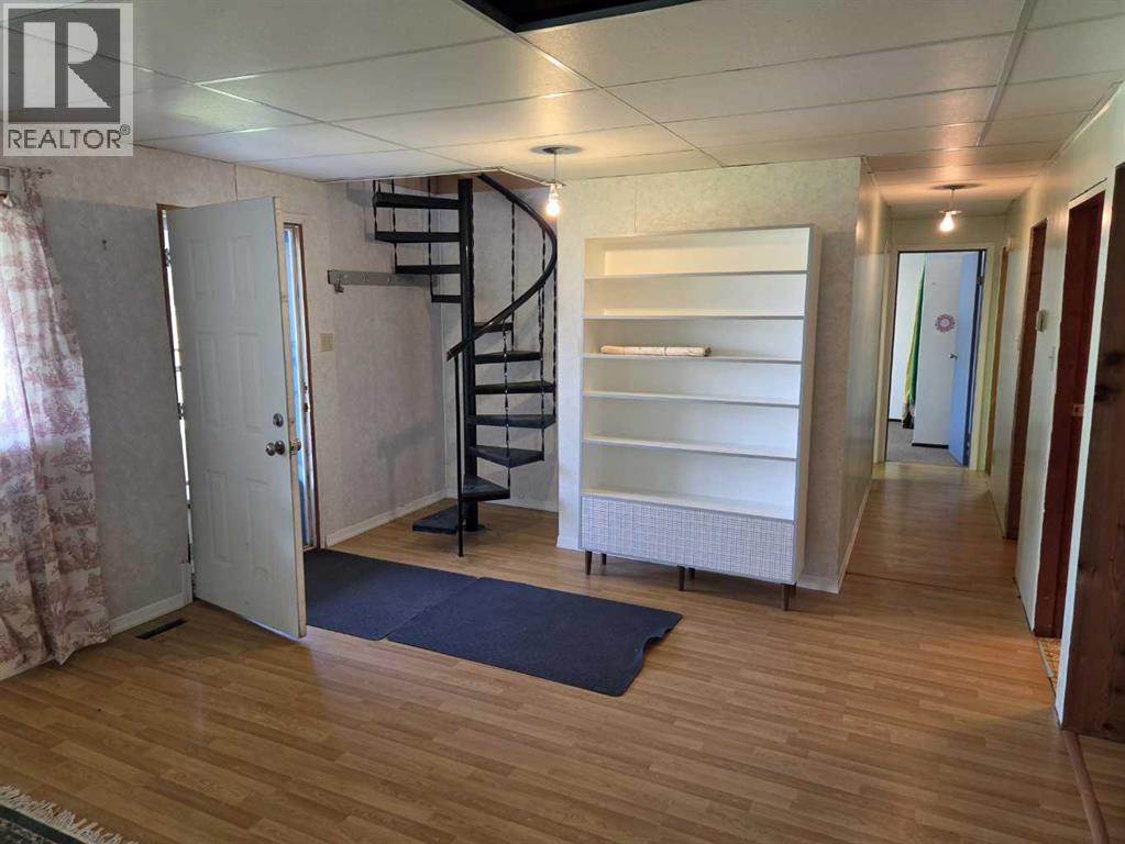 5039 56 Street East - Photo 32