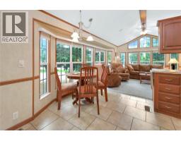 4862 Lynx Drive, Radium Hot Springs, BC V0A1M0 Photo 10