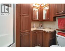 4862 Lynx Drive, Radium Hot Springs, BC V0A1M0 Photo 11