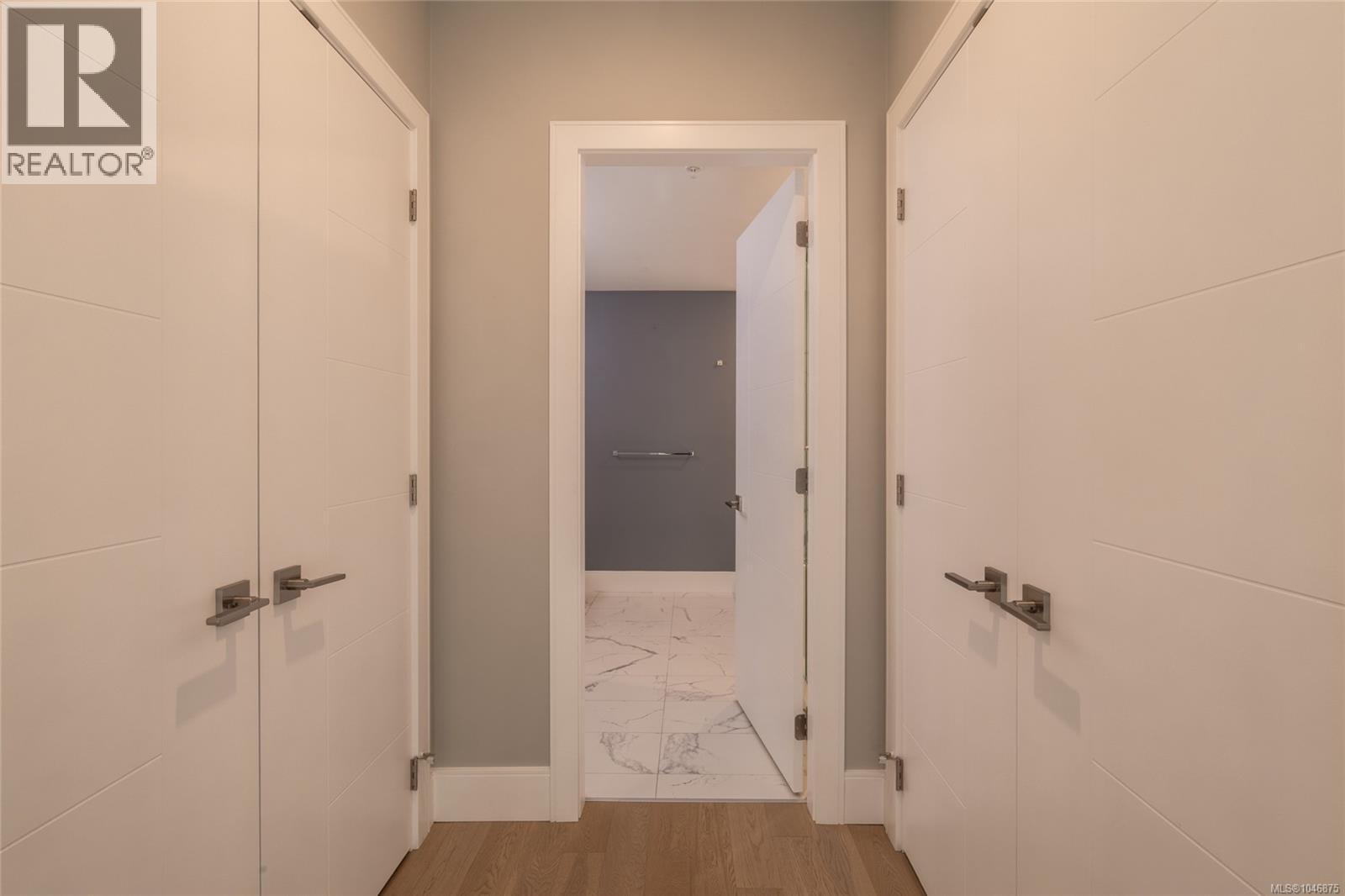 #302 2526 Bevan Ave - Image 25