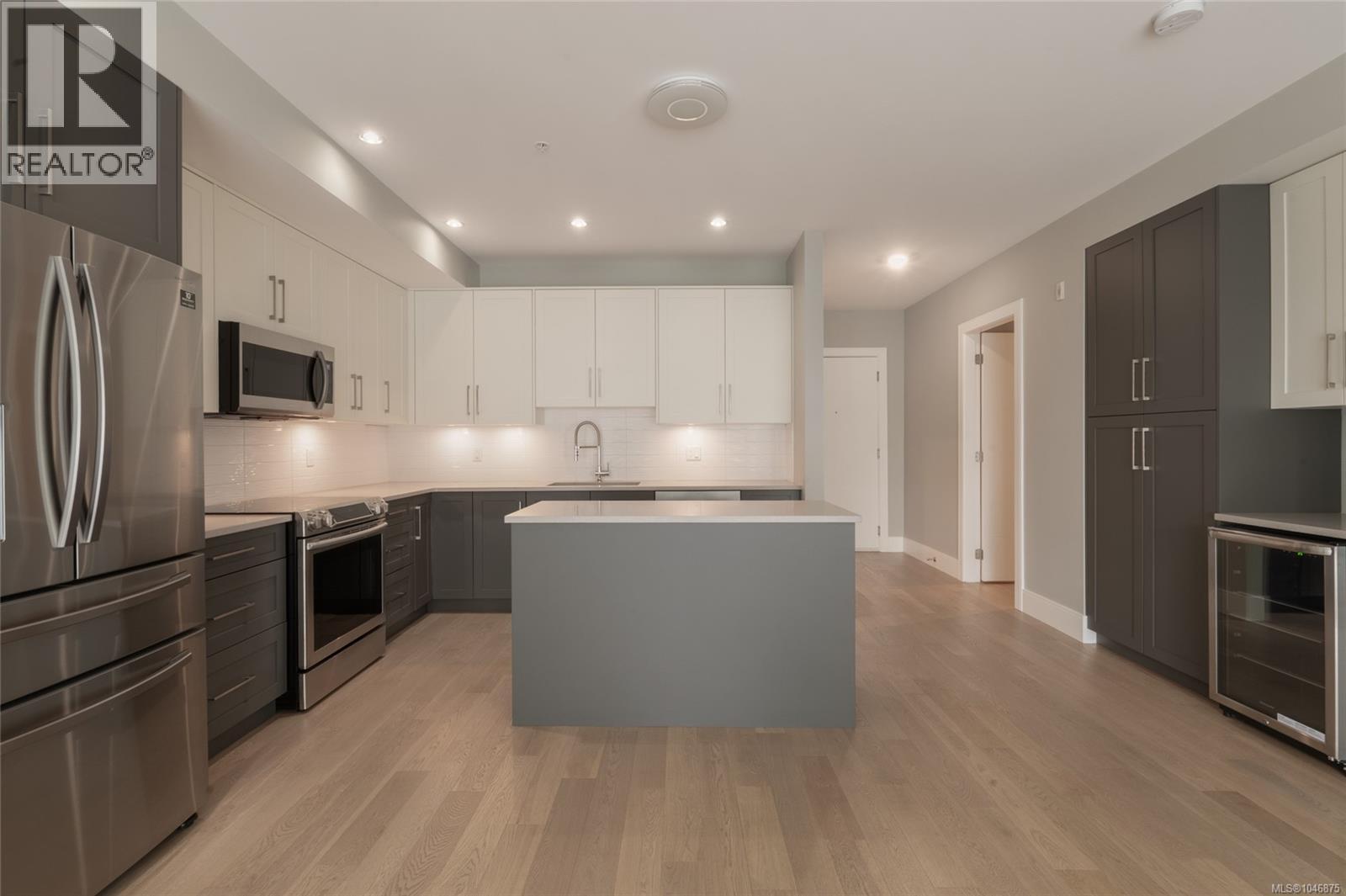 #302 2526 Bevan Ave - 5