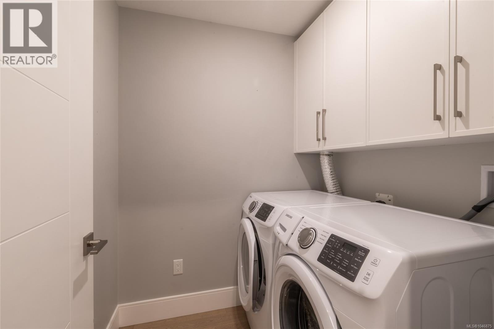 #302 2526 Bevan Ave - 24