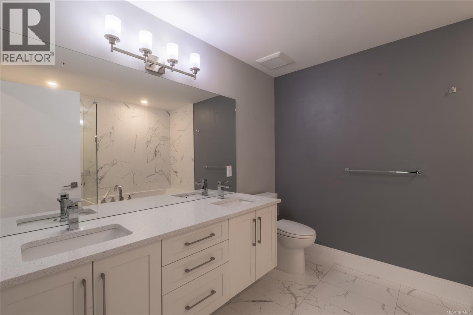 #302 2526 Bevan Ave - 22