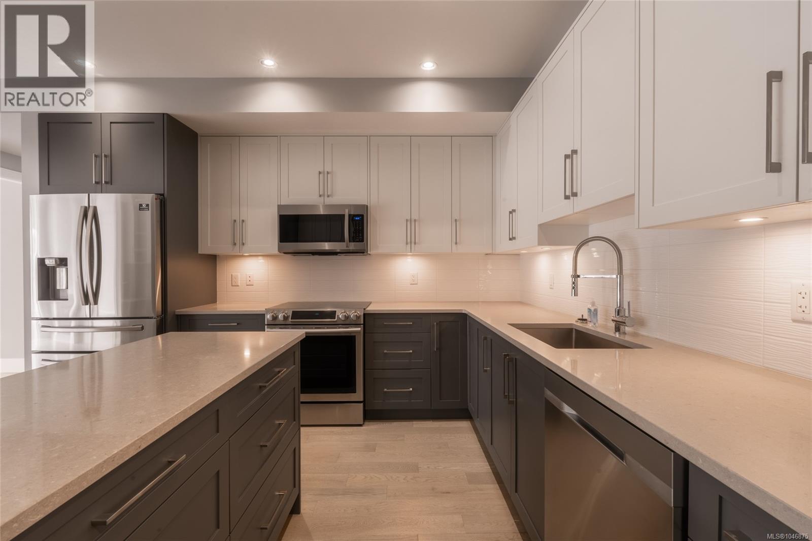 #302 2526 Bevan Ave - 6