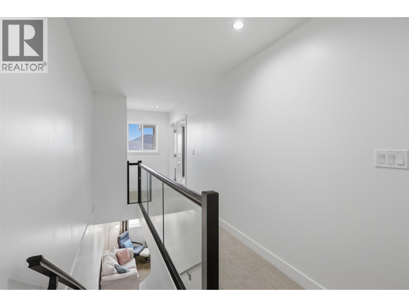 #102 438 WADDINGTON Drive - 16