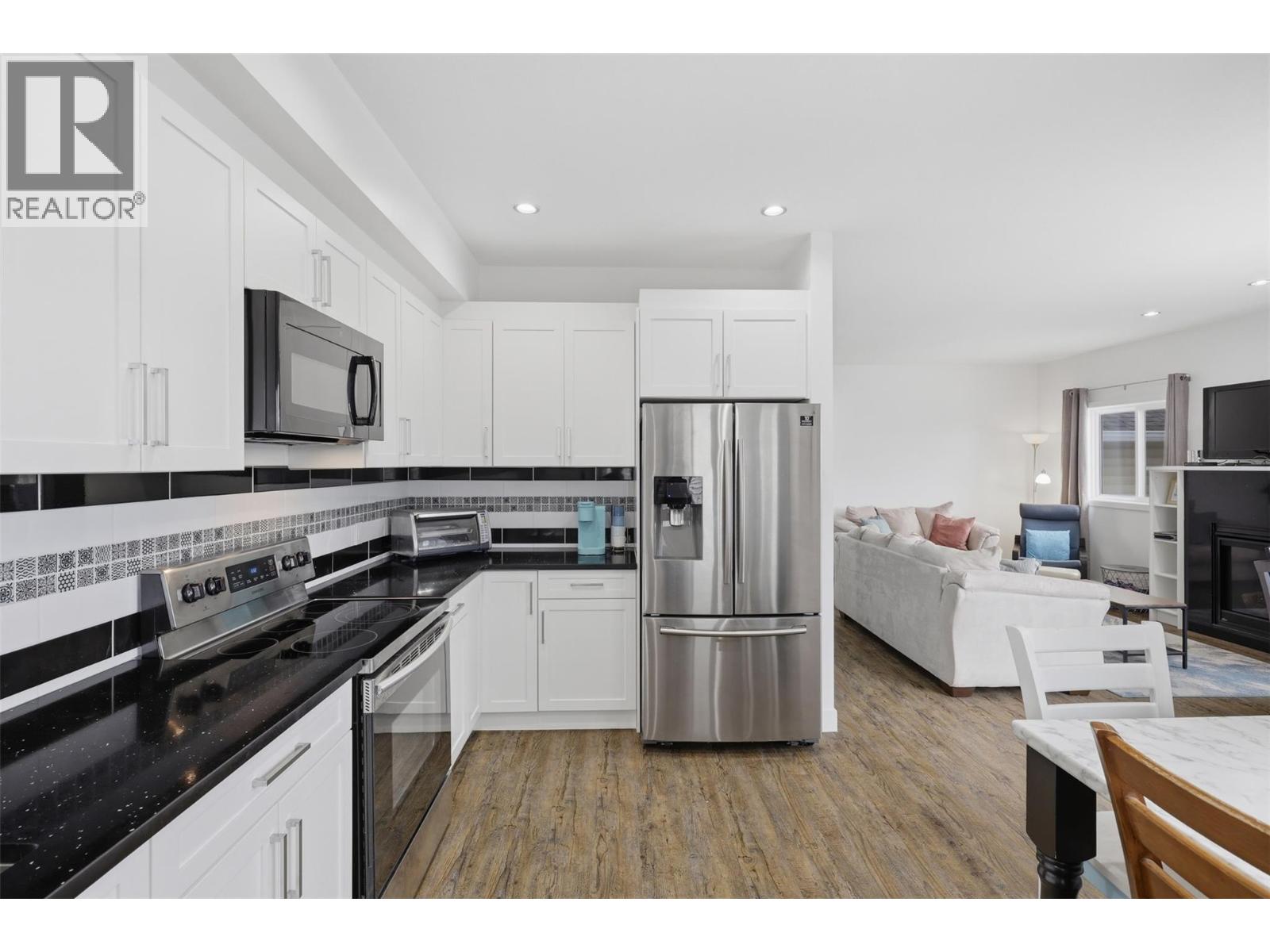 #102 438 WADDINGTON Drive - 5