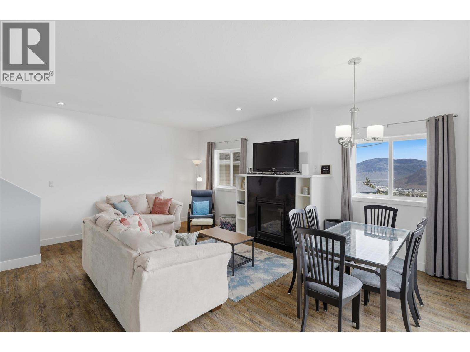 #102 438 WADDINGTON Drive - 11