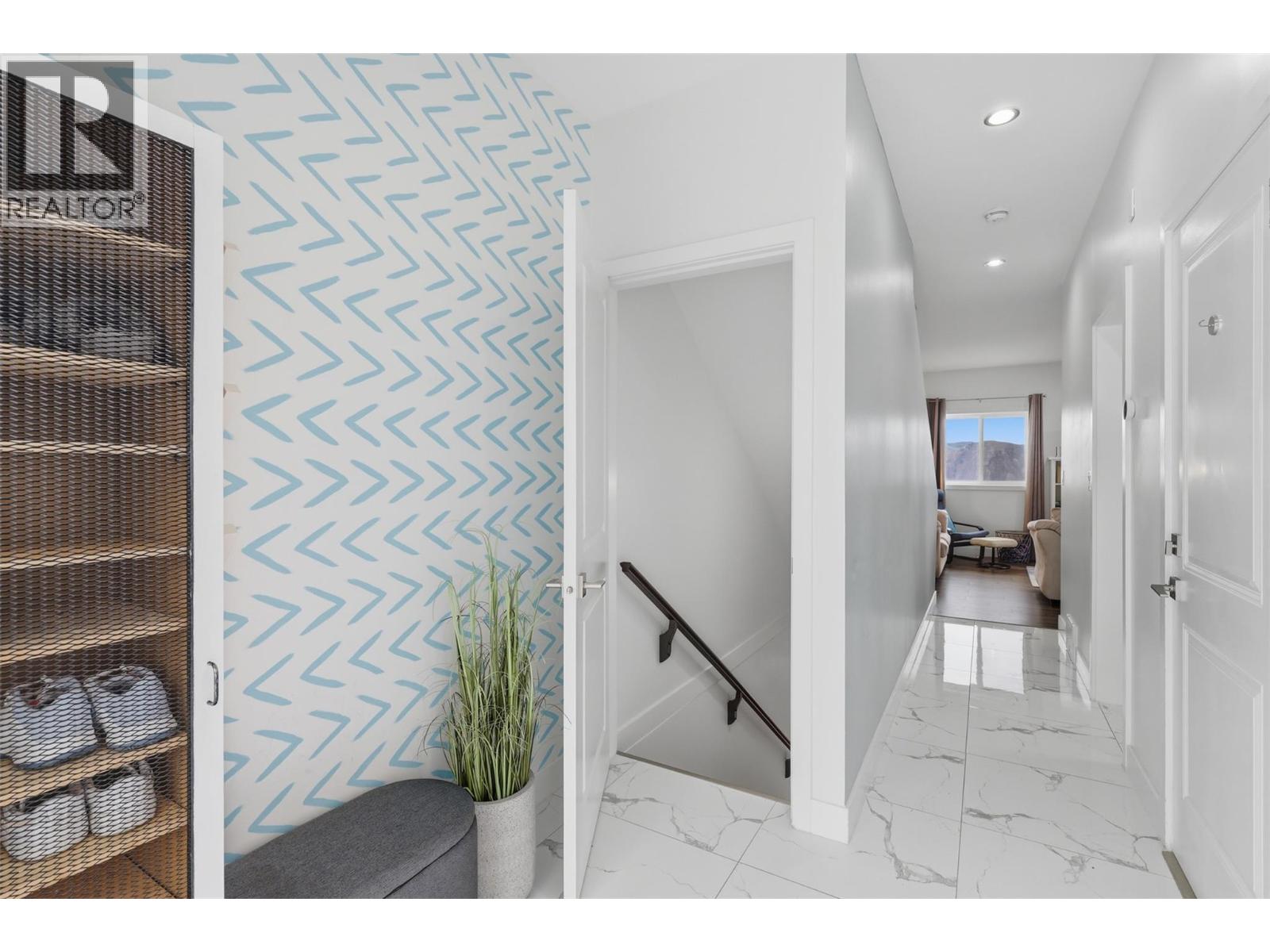 #102 438 WADDINGTON Drive - Image 3