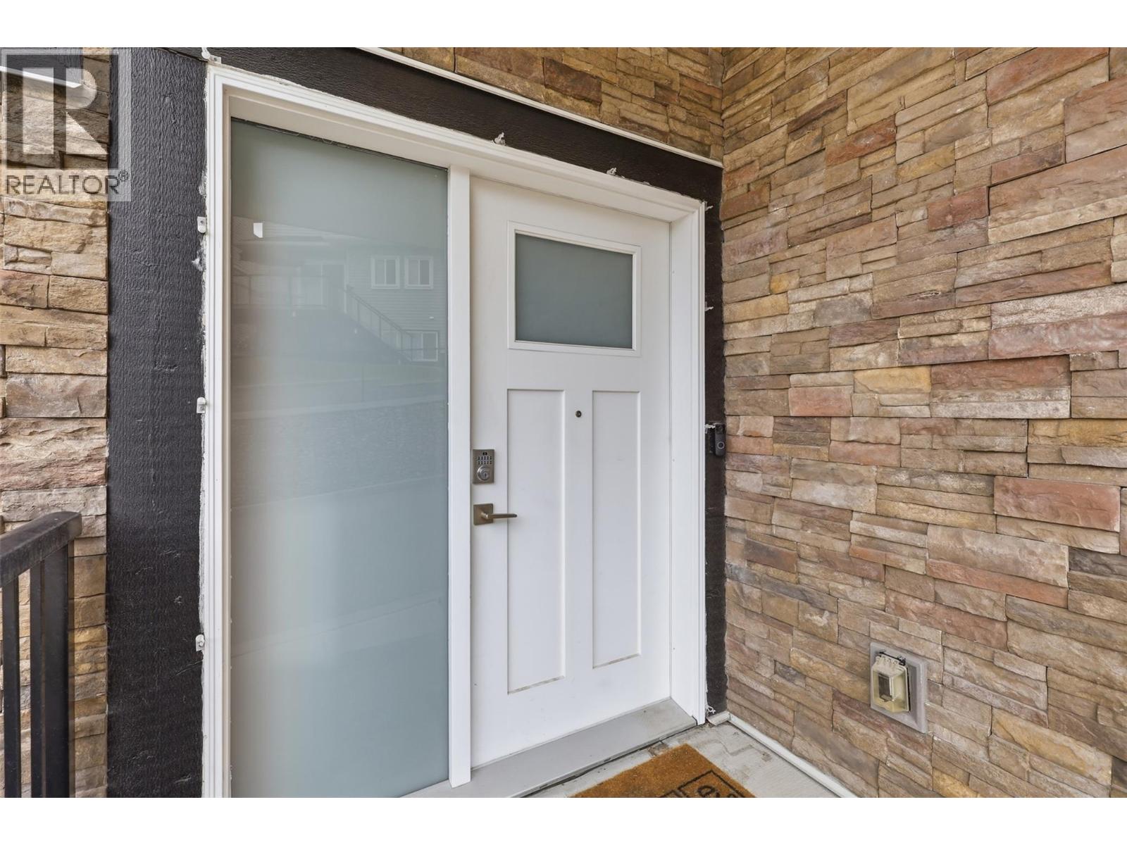 #102 438 WADDINGTON Drive - Image 37