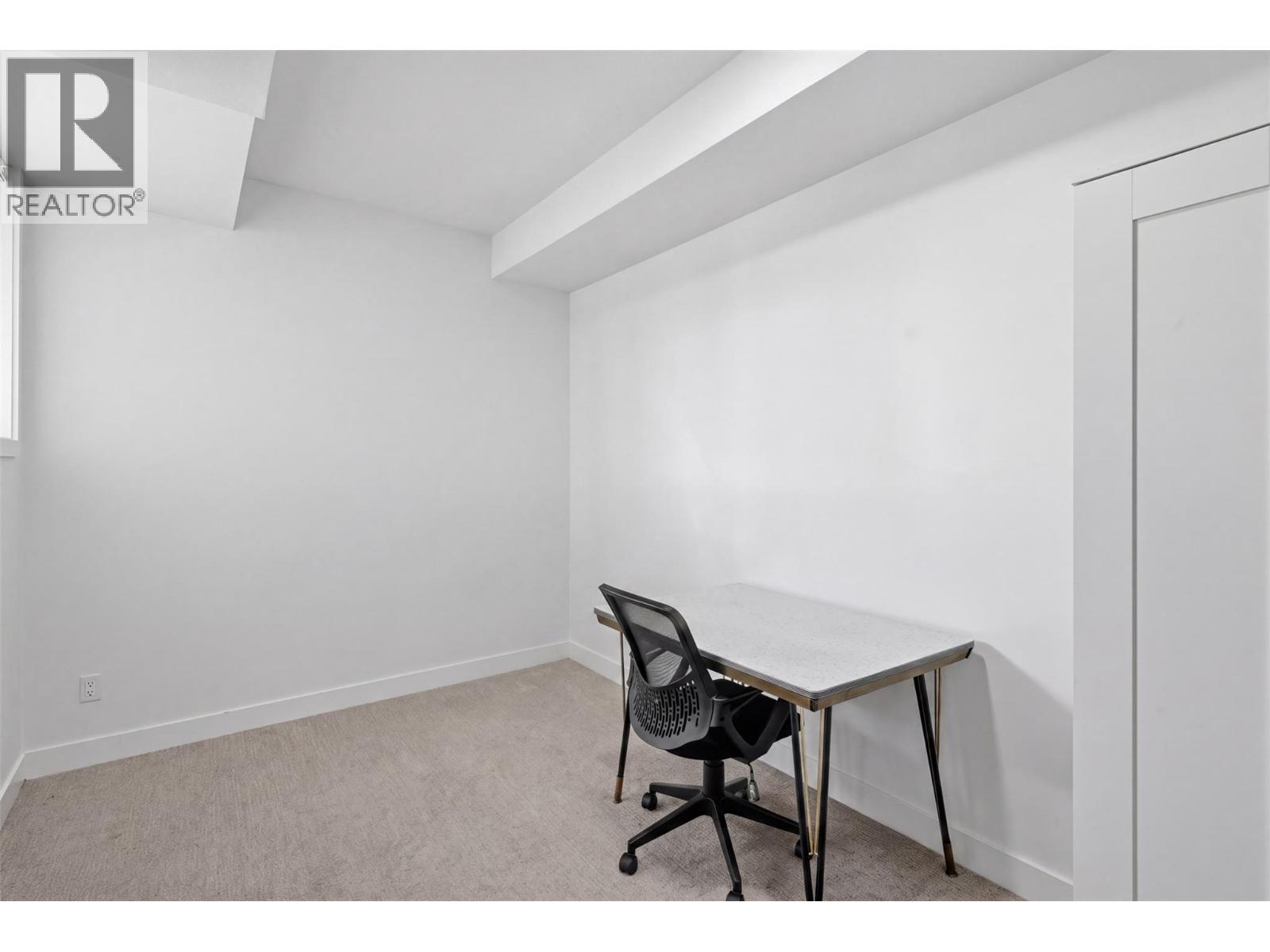 #102 438 WADDINGTON Drive - 34