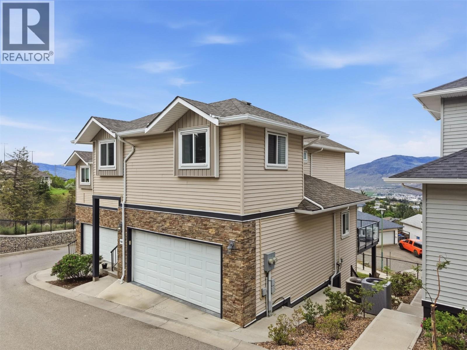 #102 438 WADDINGTON Drive - Image 38