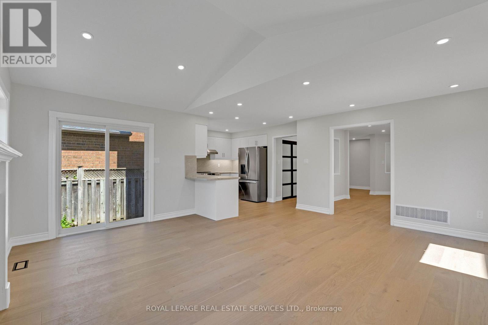 3955 FOXWOOD AVENUE - 5