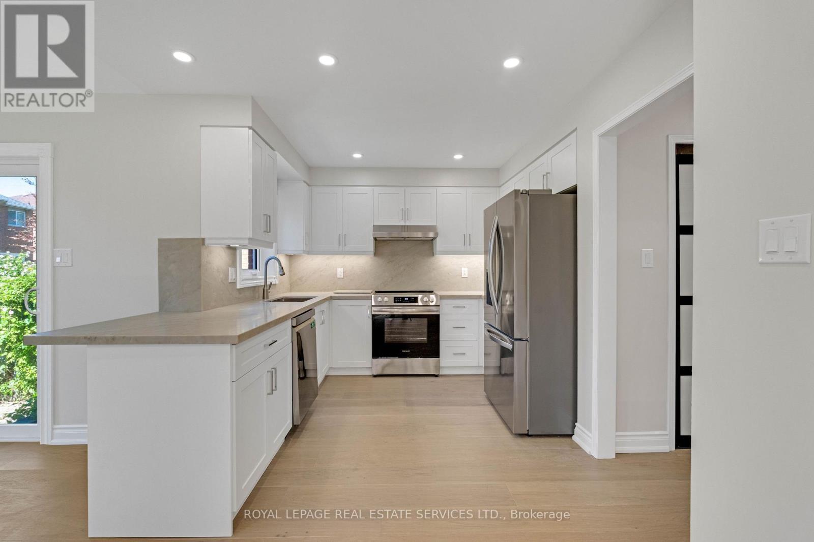 3955 FOXWOOD AVENUE - 6