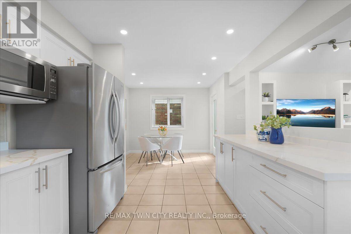 3 APPLE RIDGE DRIVE - 13