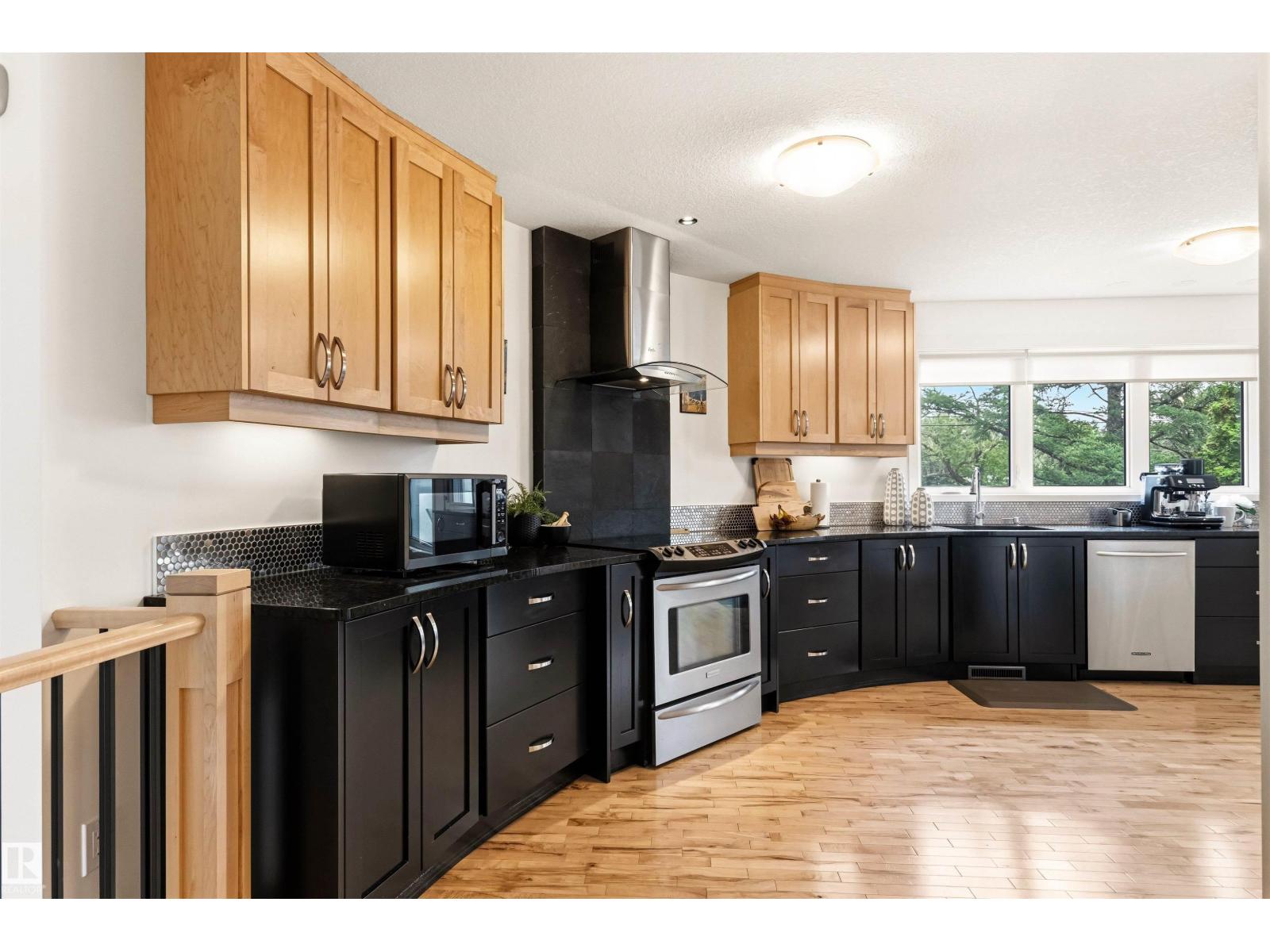13868 110A AV NW - Image 10