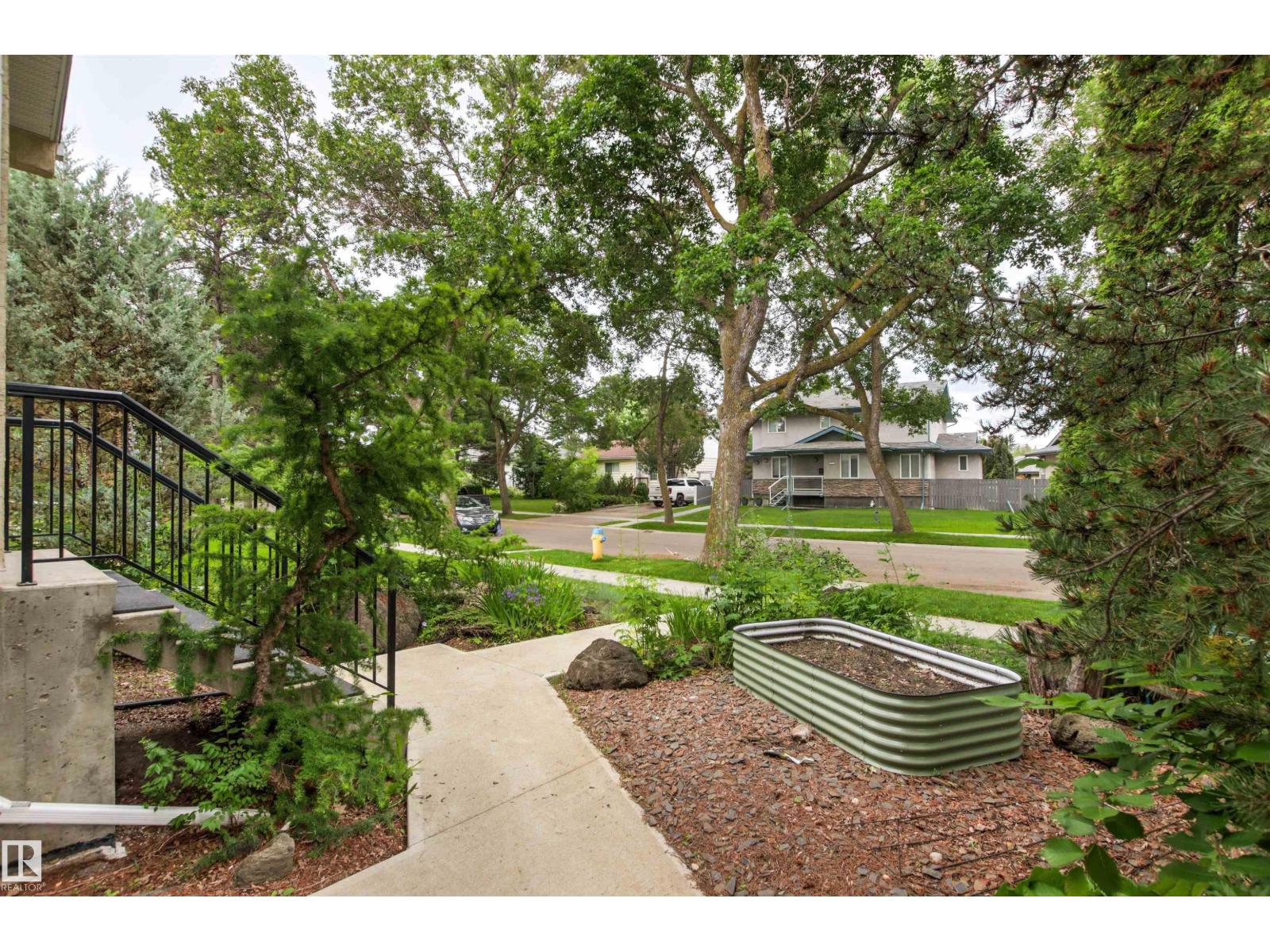 13868 110A AV NW - 2