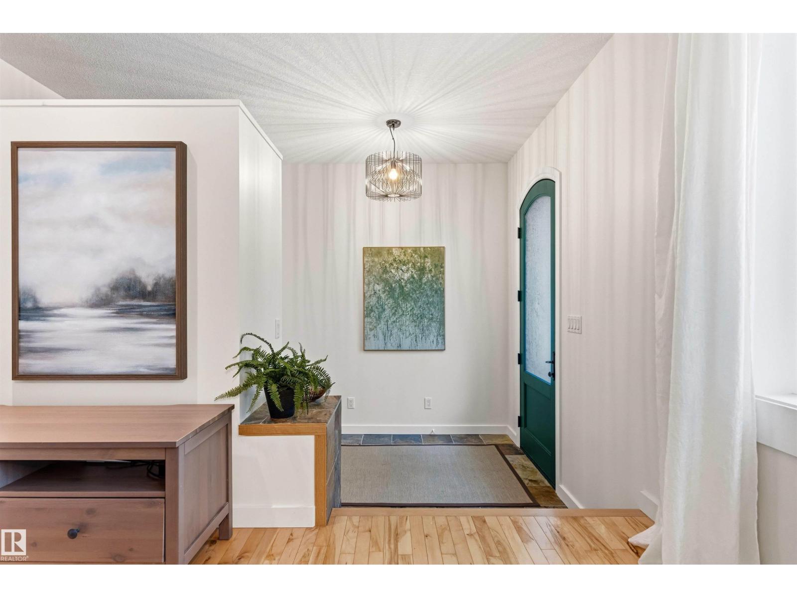 13868 110A AV NW - 3