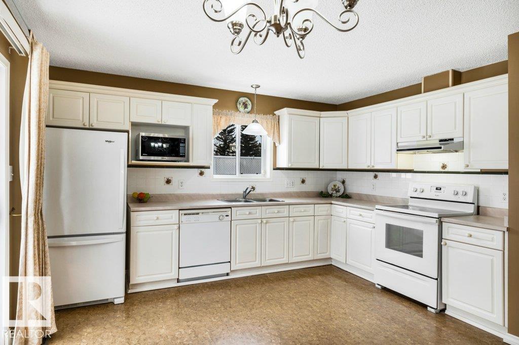 8146 27 Avenue NW - Photo 13