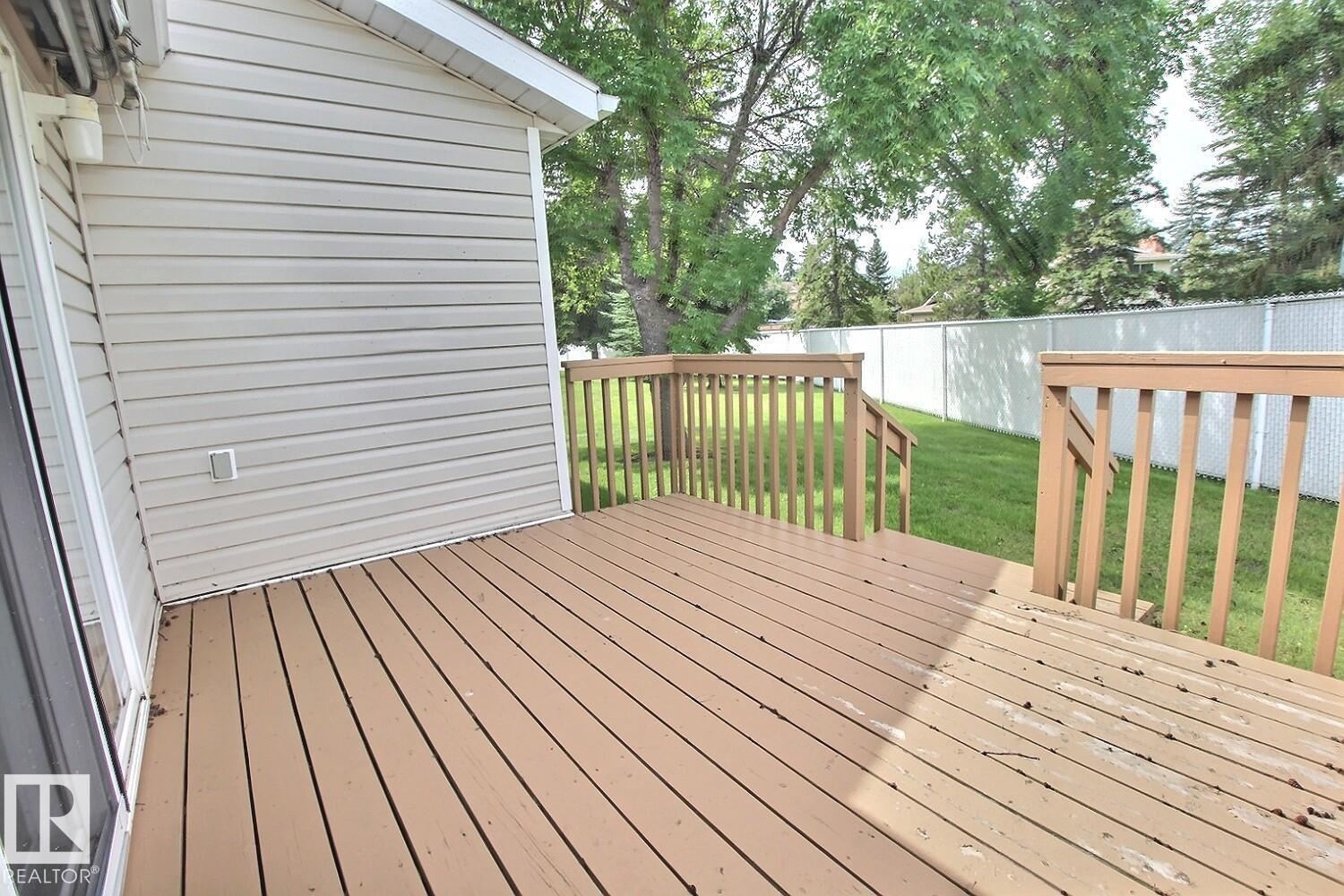 8146 27 Avenue NW - Photo 14