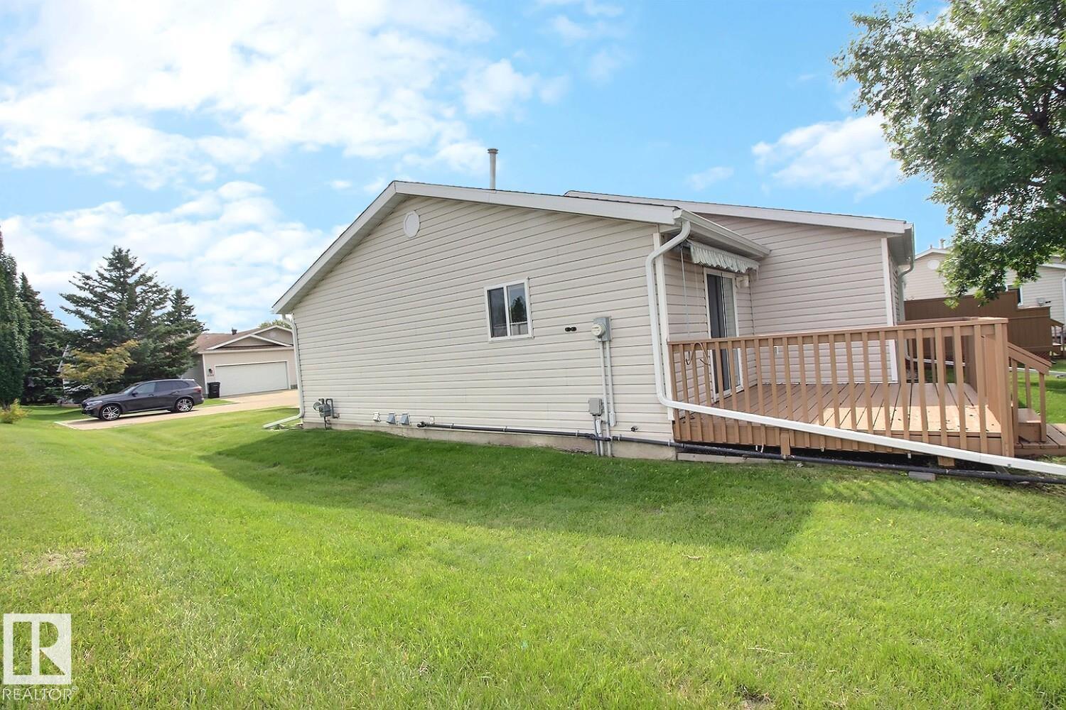 8146 27 Avenue NW - Photo 33
