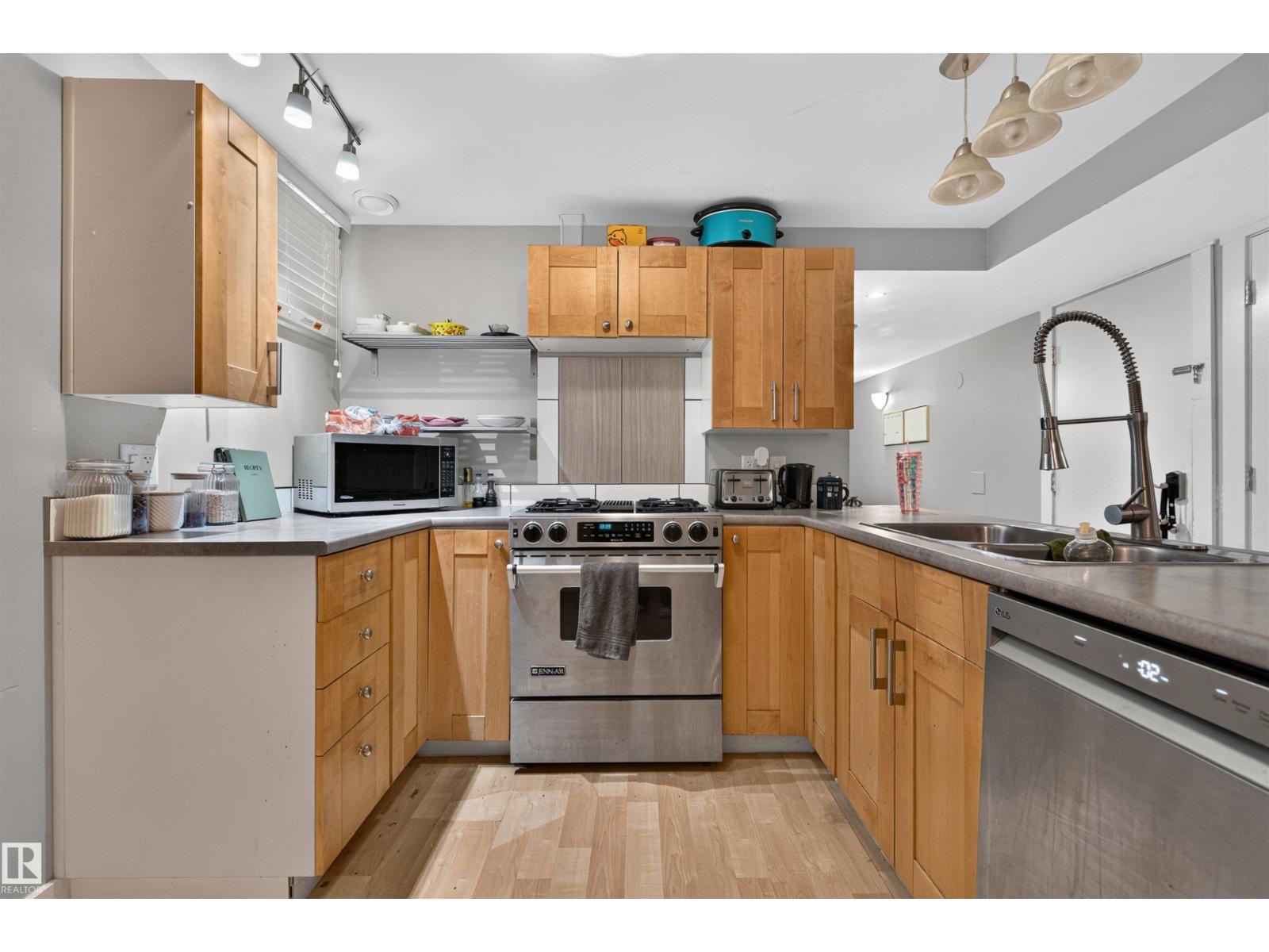 9328 175 Avenue NW - Photo 17