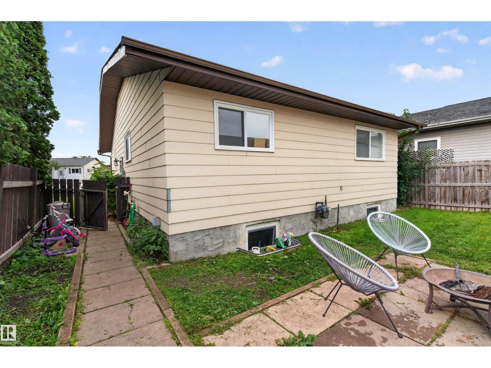 9328 175 Avenue NW - Photo 29