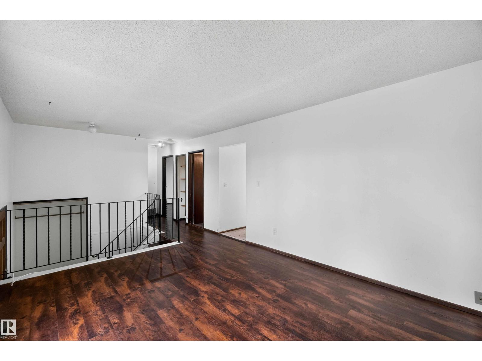 5214 46 ST - 13