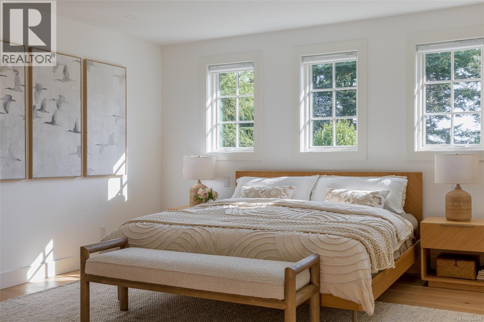  2535 Queenswood Drive, Saanich