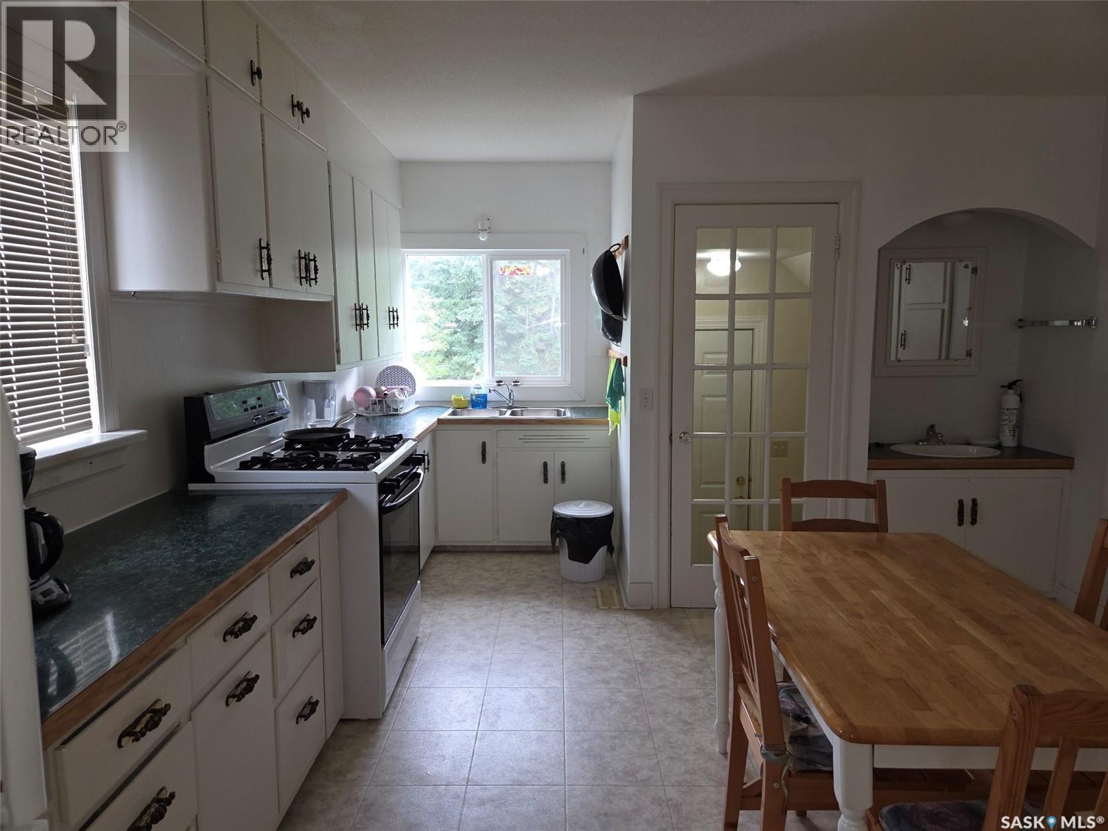 203 1st STREET S - 11