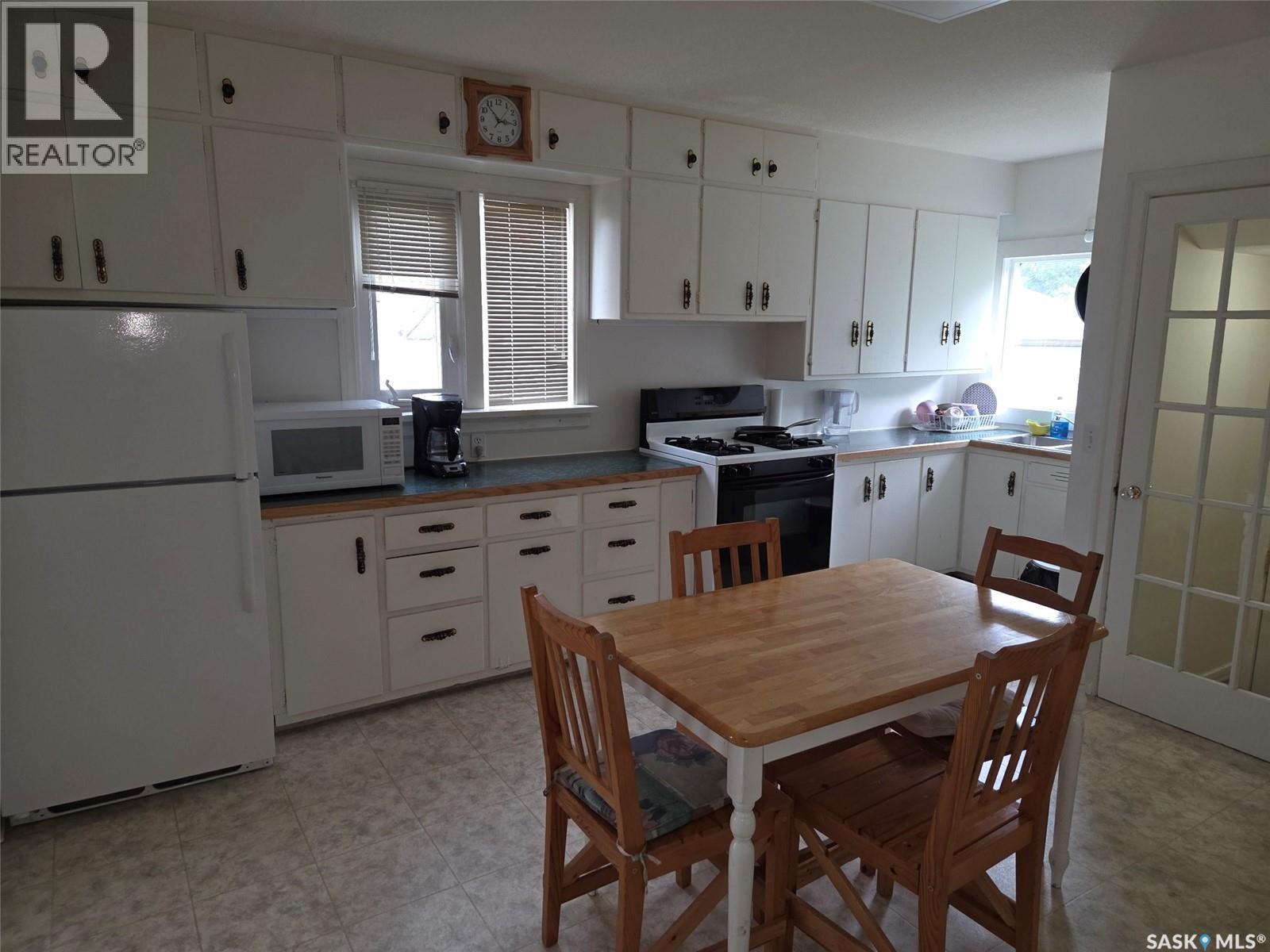 203 1st STREET S - 12
