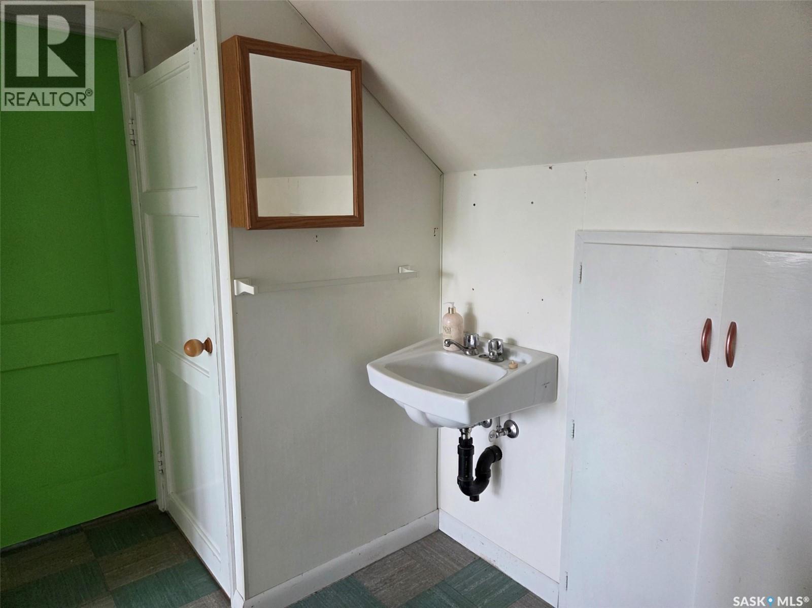 203 1st STREET S - 32