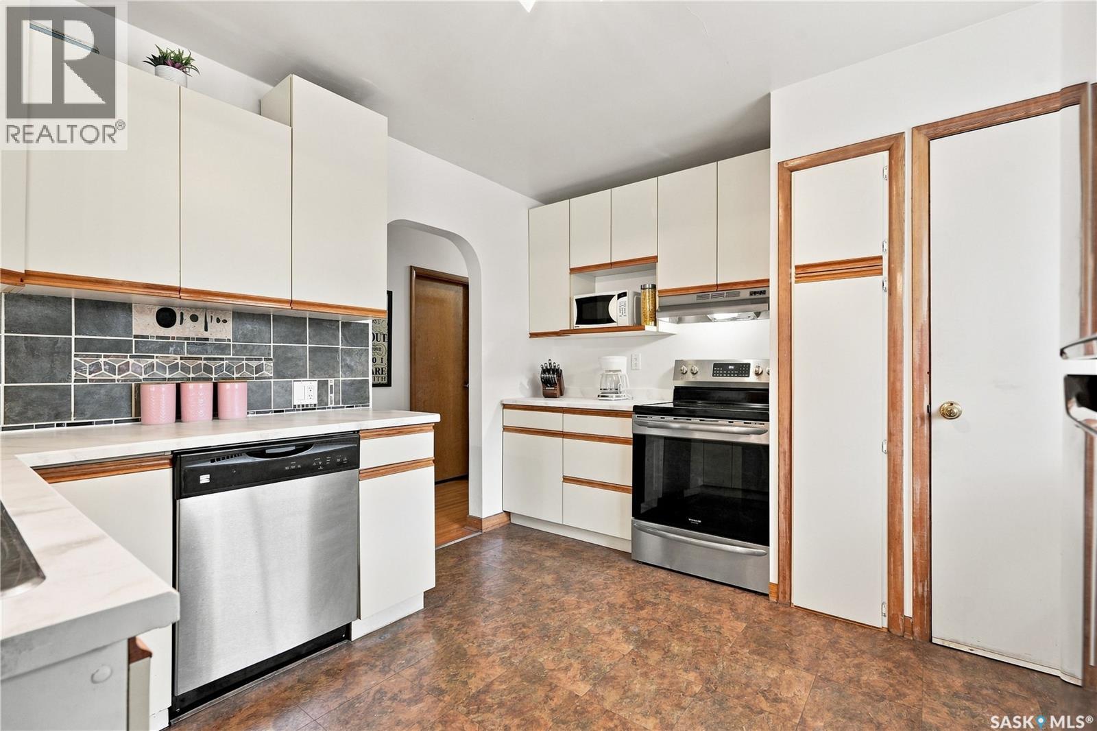 2401 Dufferin AVENUE - Image 11