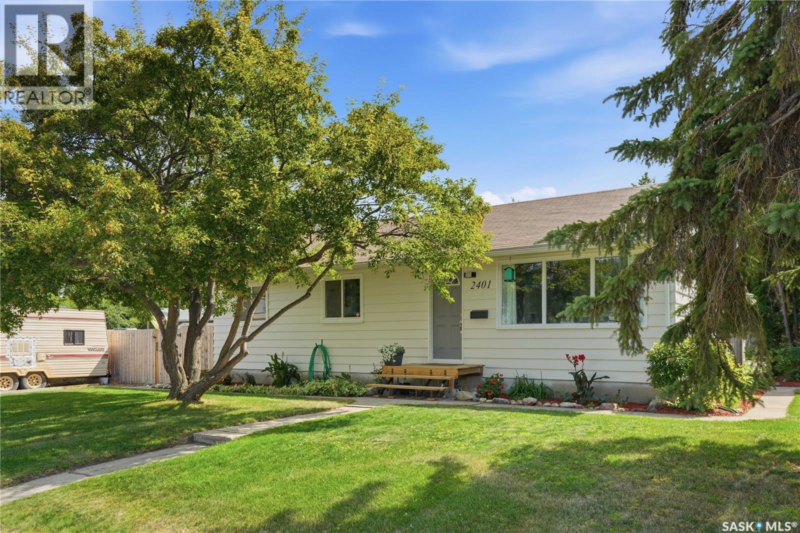 2401 Dufferin AVENUE - 2