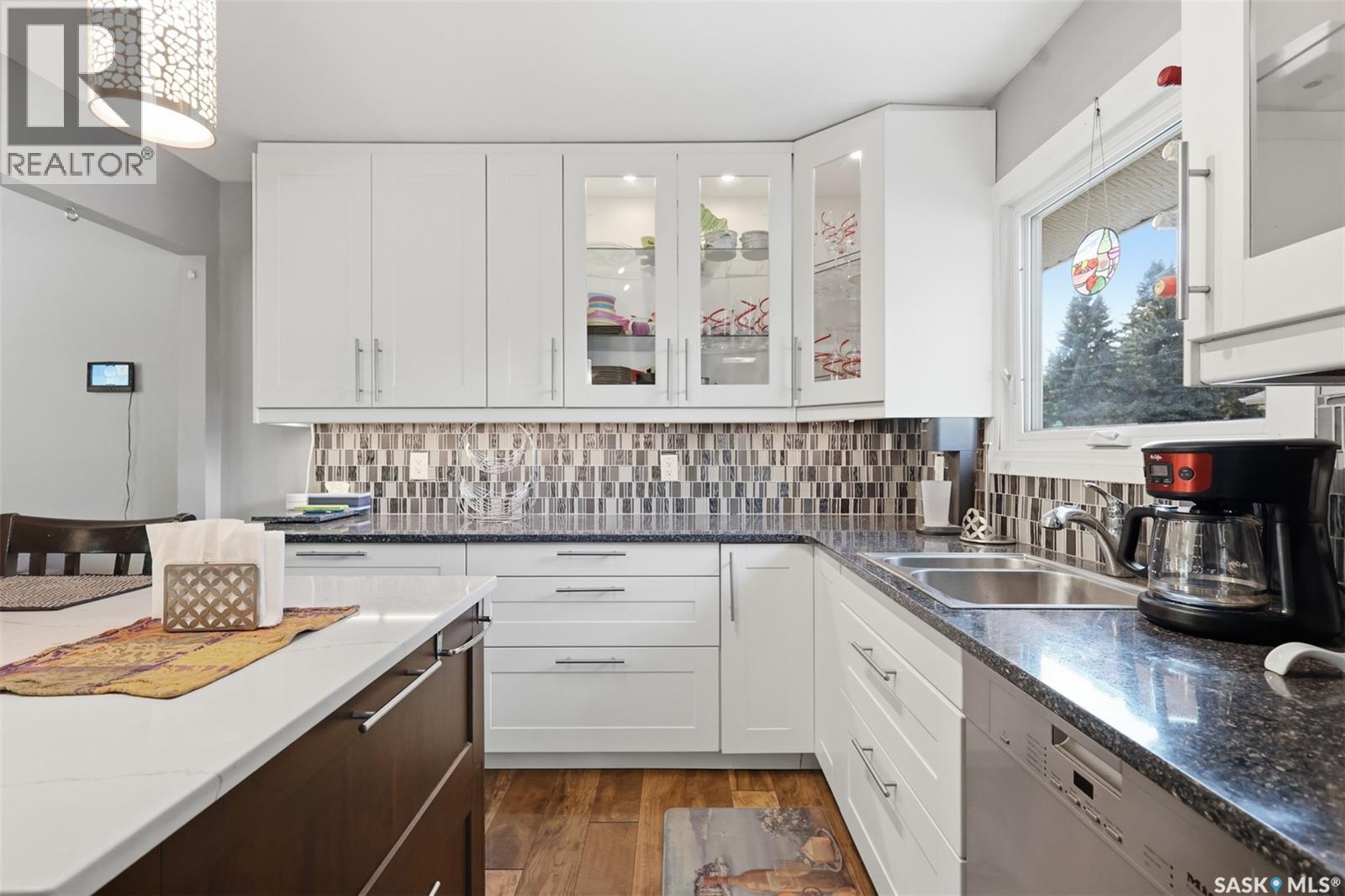 131 Ottawa AVENUE S - Image 11