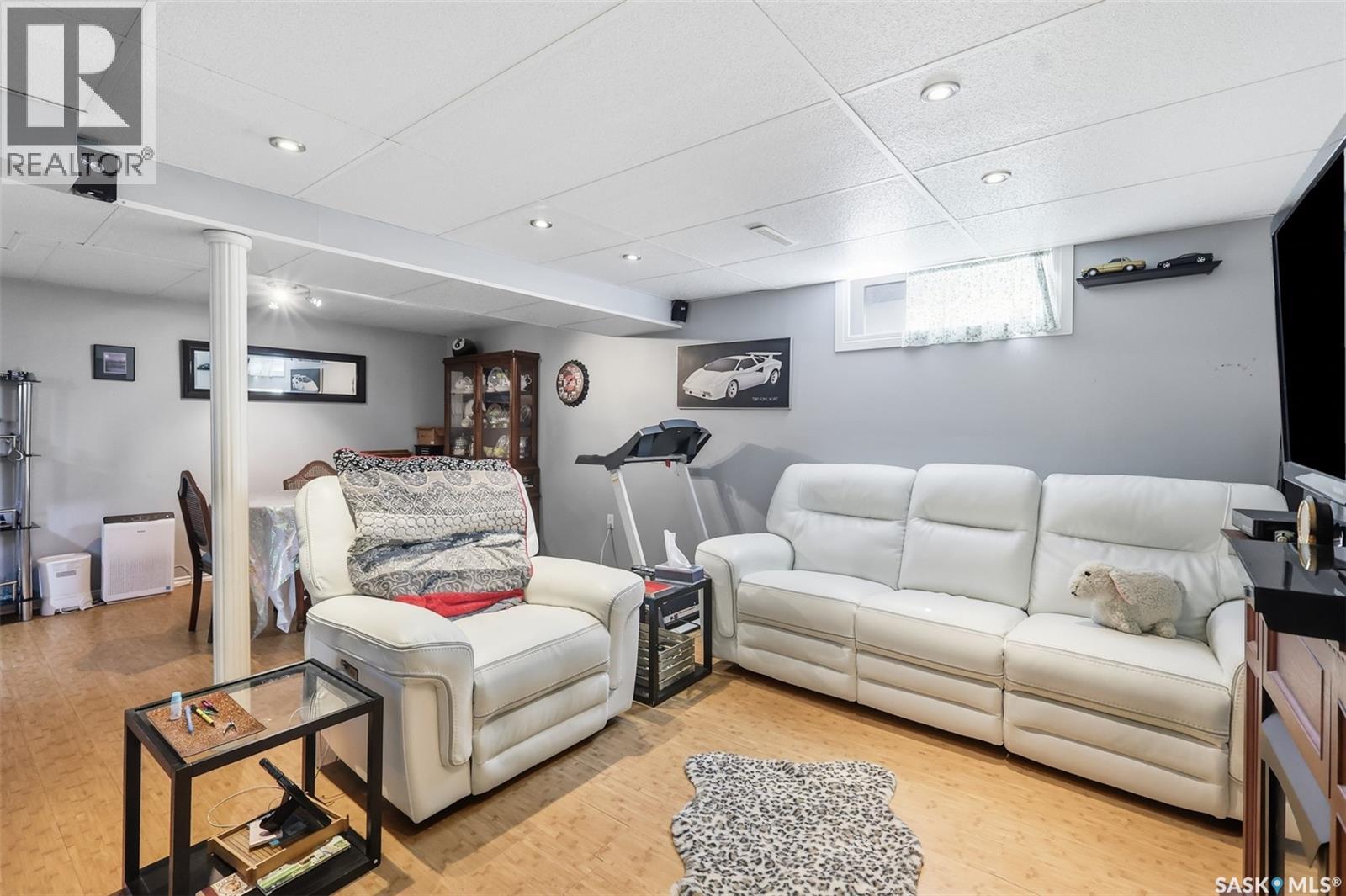 131 Ottawa AVENUE S - Image 21