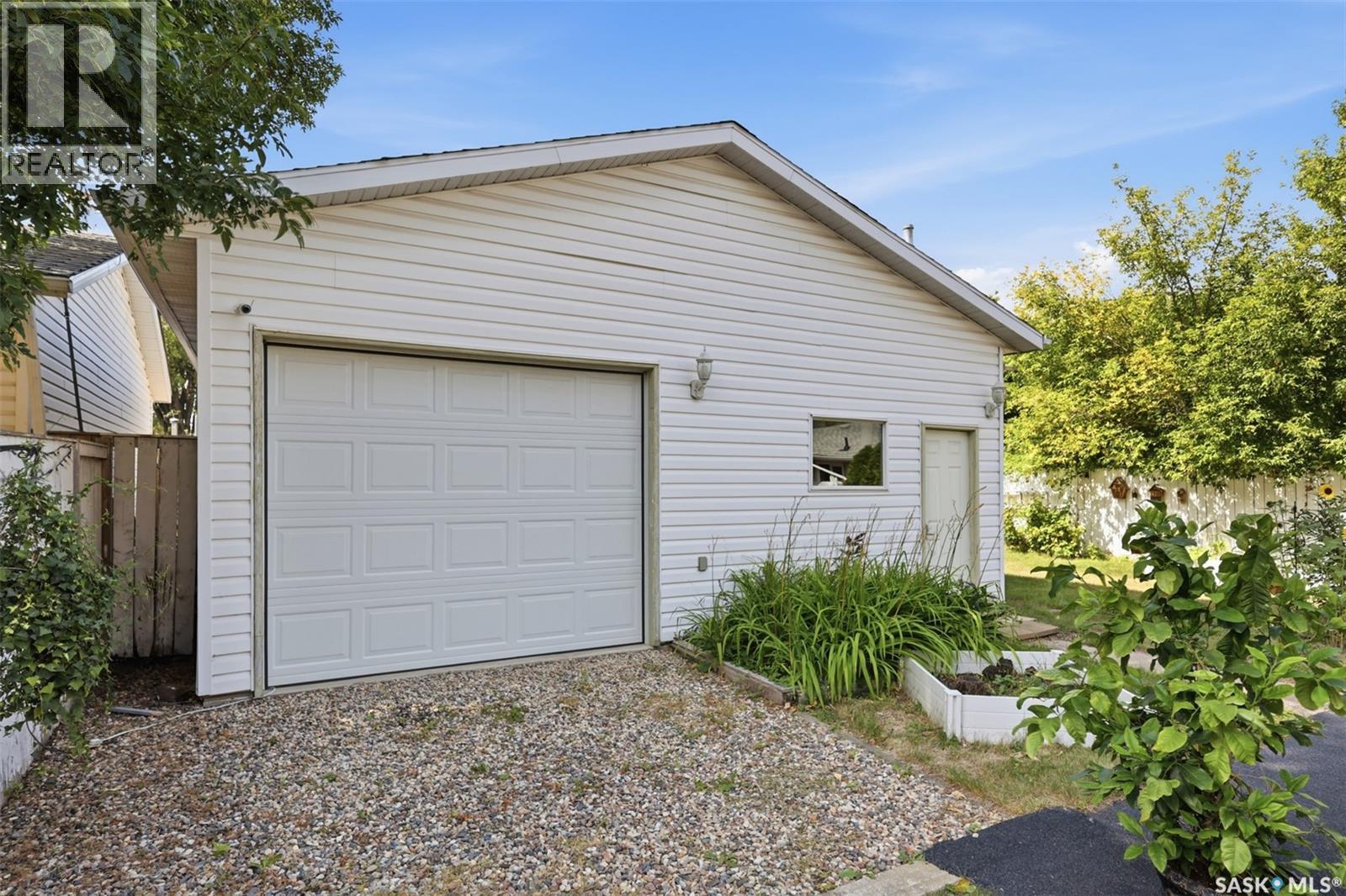 131 Ottawa AVENUE S - Image 38