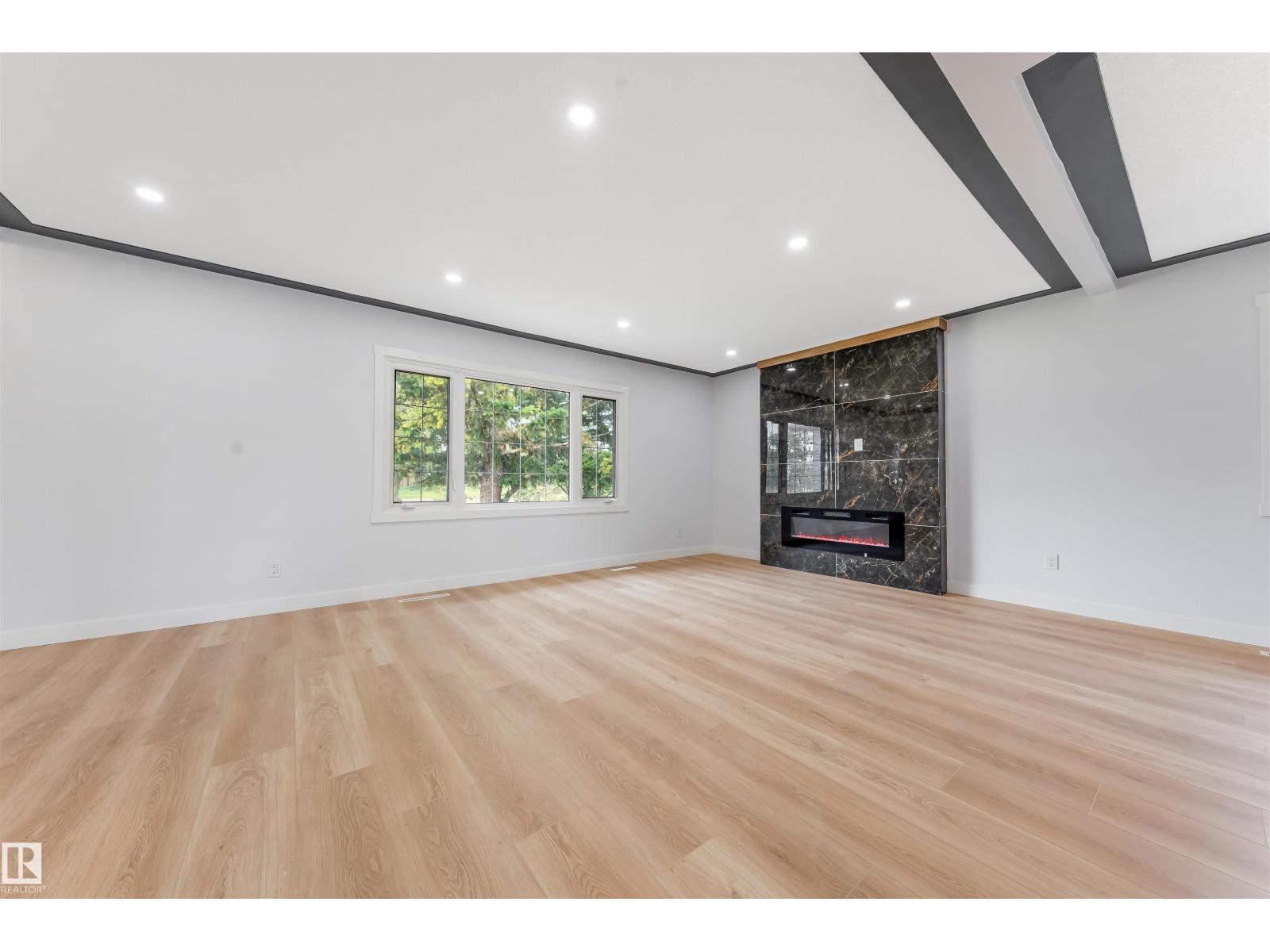 12023 137 Avenue NW - Photo 9