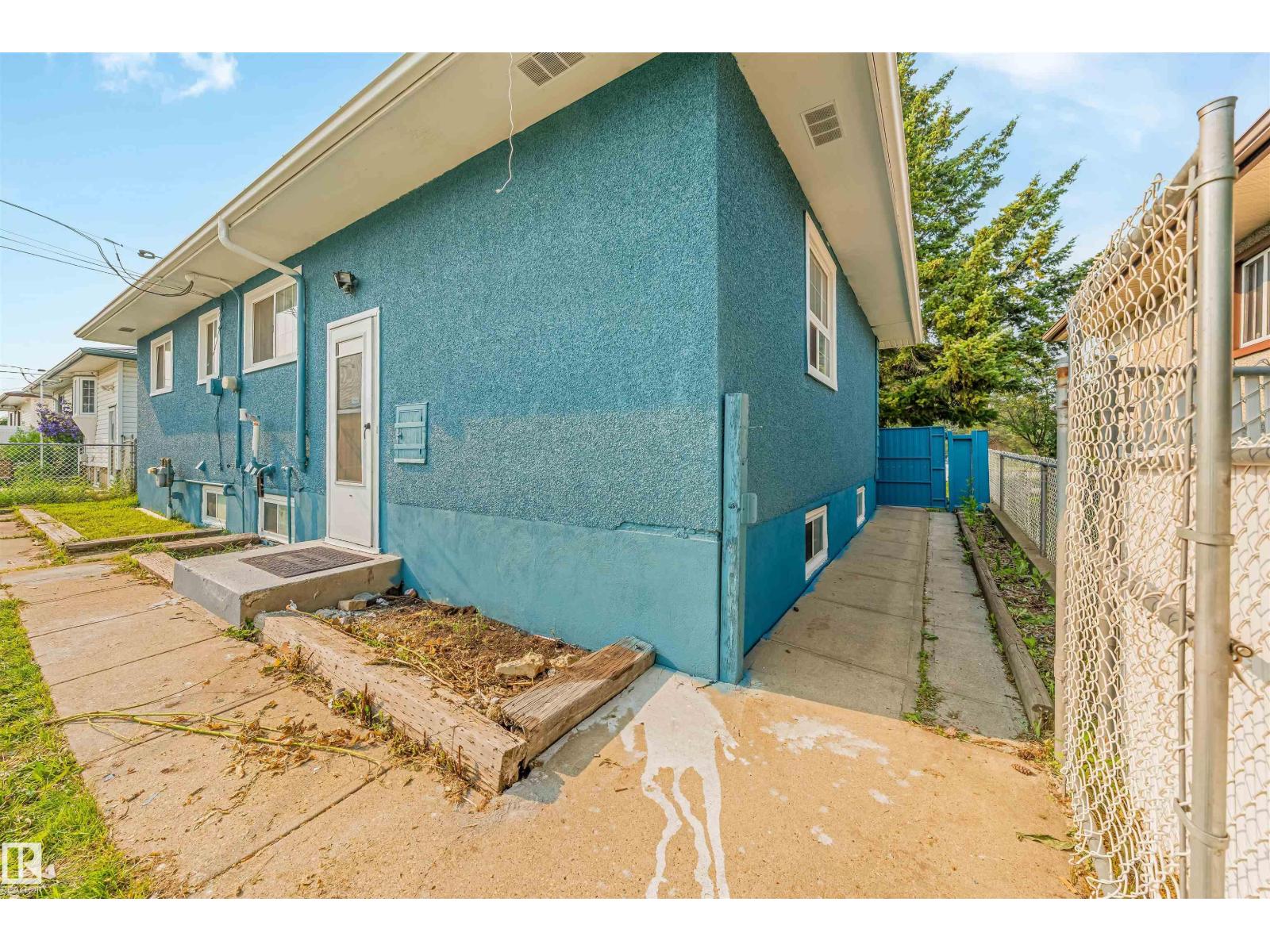 12023 137 AV NW - Image 55