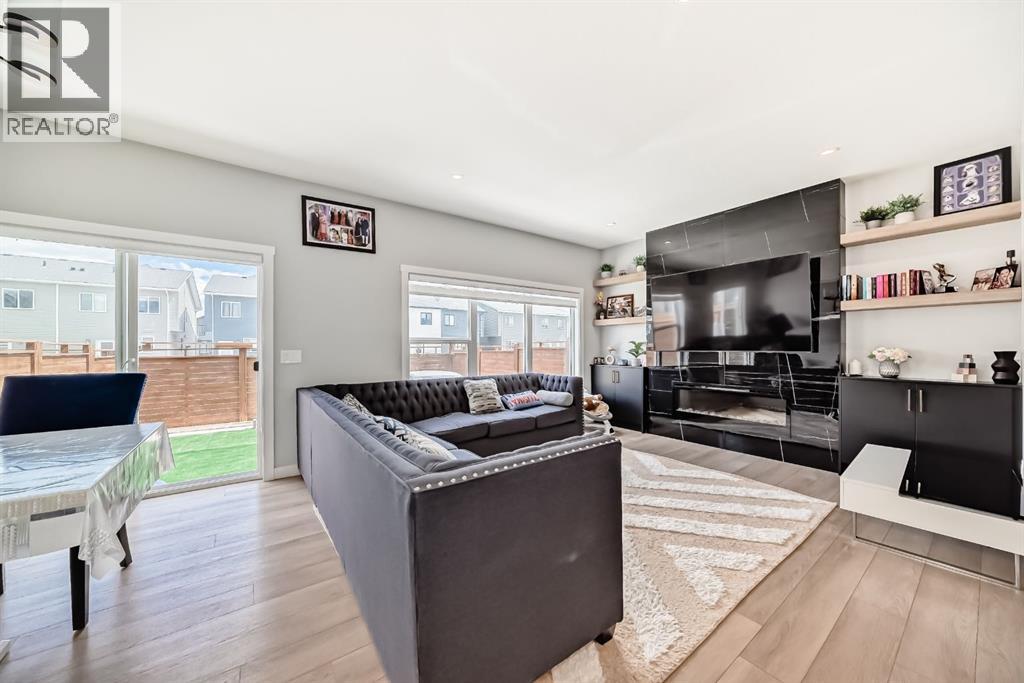 216 Homestead Grove NE - 11