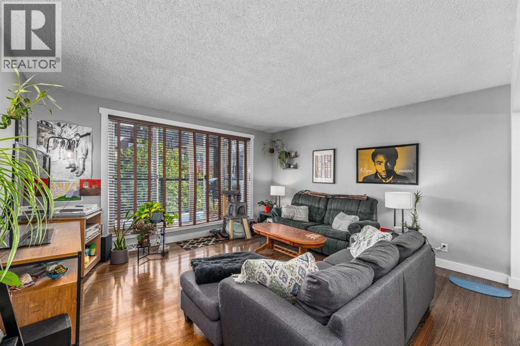 1908 28 Avenue Southwest - Photo 5