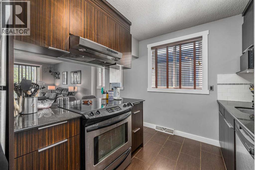 1908 28 Avenue Southwest - Photo 9