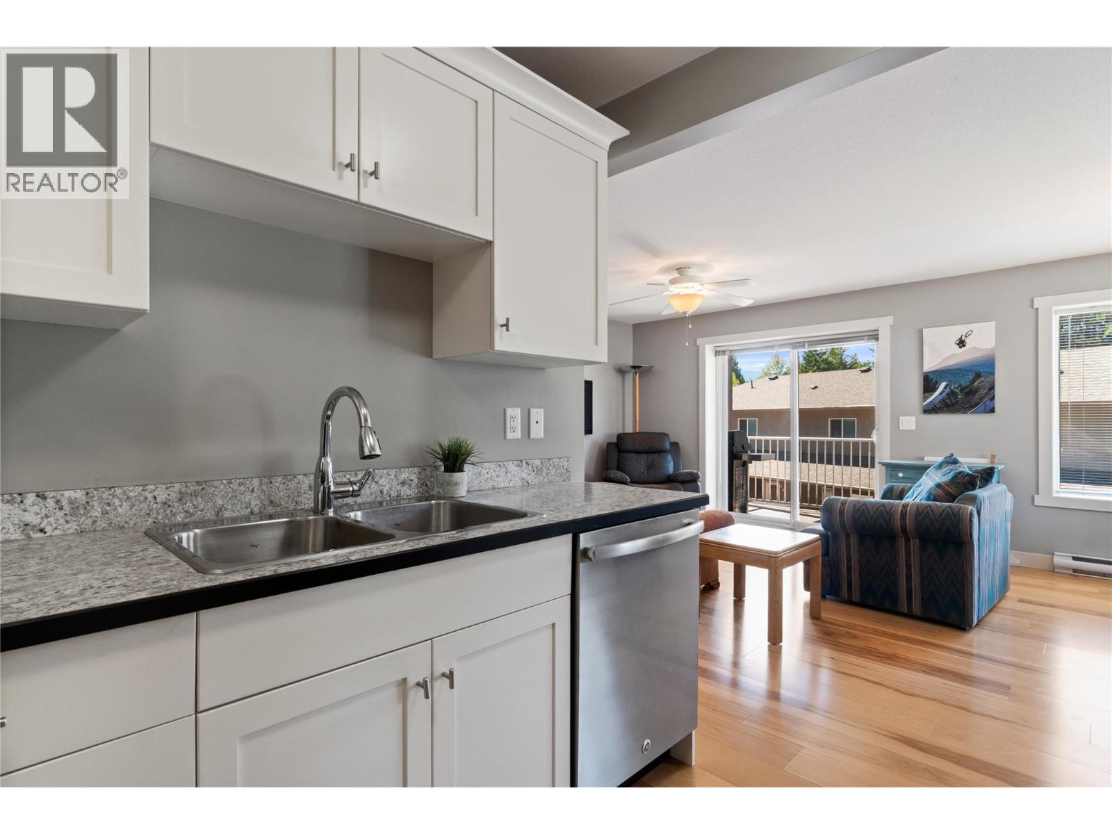 #404 1449 1 Avenue NE - 3