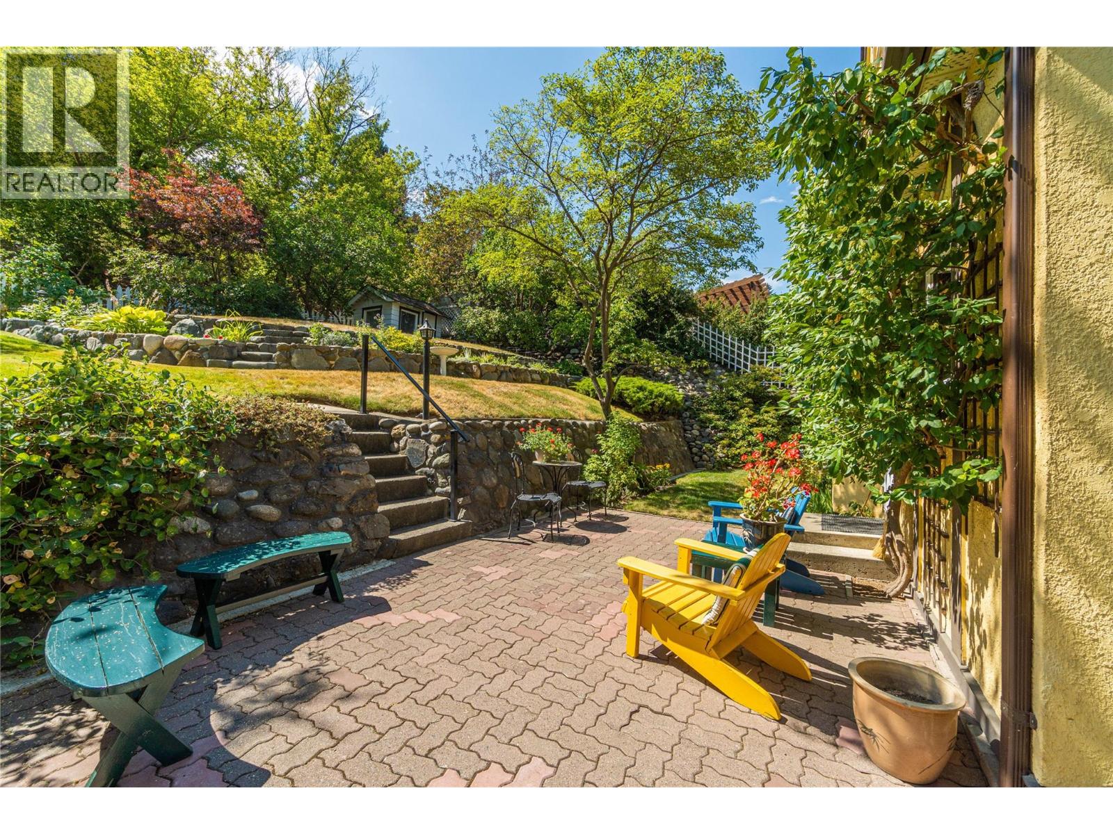 219 ST PAUL Street W - Image 39