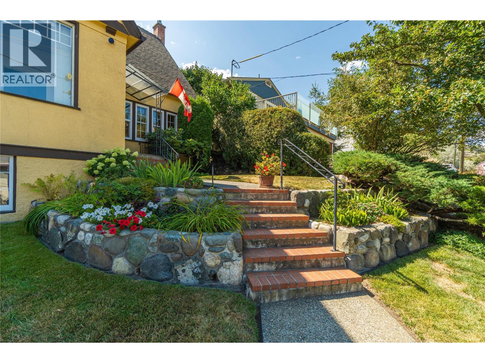 219 ST PAUL Street W - Image 41